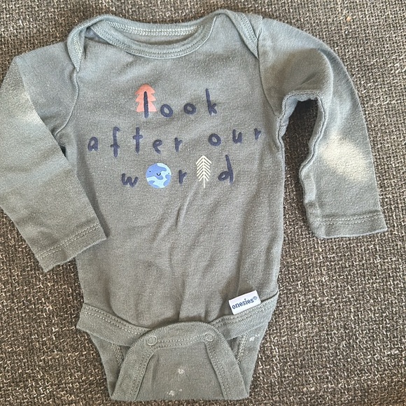 Gerber set of wildlife onesies. - Picture 4 of 7